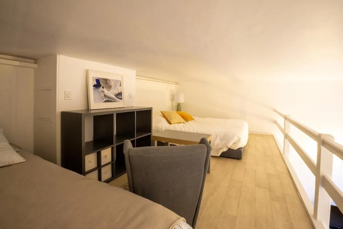 Studio 3 Personnes Avec Terrasse 50 M De La Grande Plage Biarritz Surf