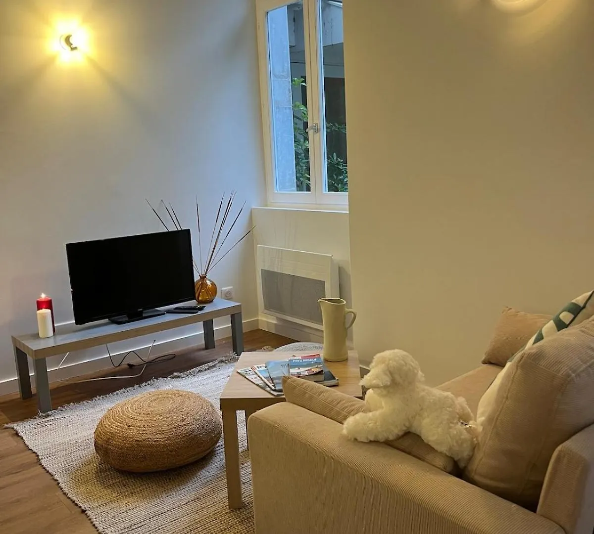 Studio 3 Personnes Avec Terrasse 50 M De La Grande Plage Biarritz Surf 0*,