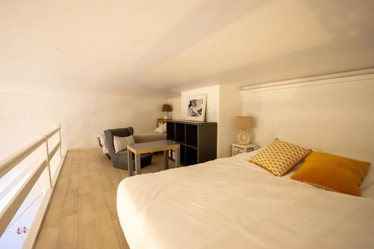 Apartment Studio 3 Personnes Avec Terrasse 50 M De La Grande Plage Biarritz Surf