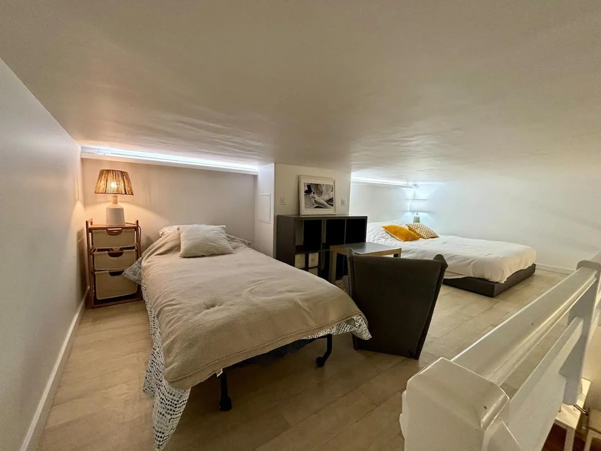 Studio 3 Personnes Avec Terrasse 50 M De La Grande Plage Biarritz Surf 0*,  France